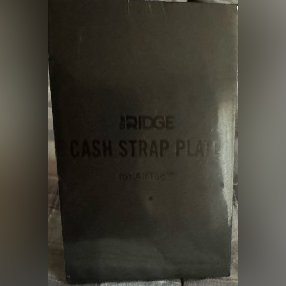 RIDGE Wallet Accessory - Black Cash Strap + Plate For Air Tag (Brand New in Box)